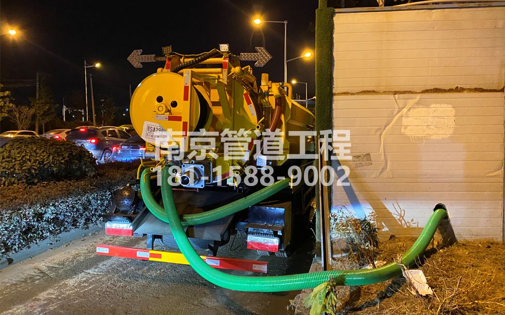 266科技园临时工地抽粪