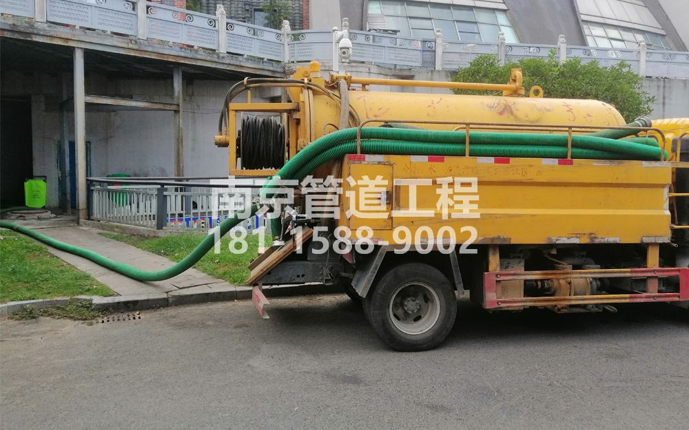 277科技园商场隔油池吸污